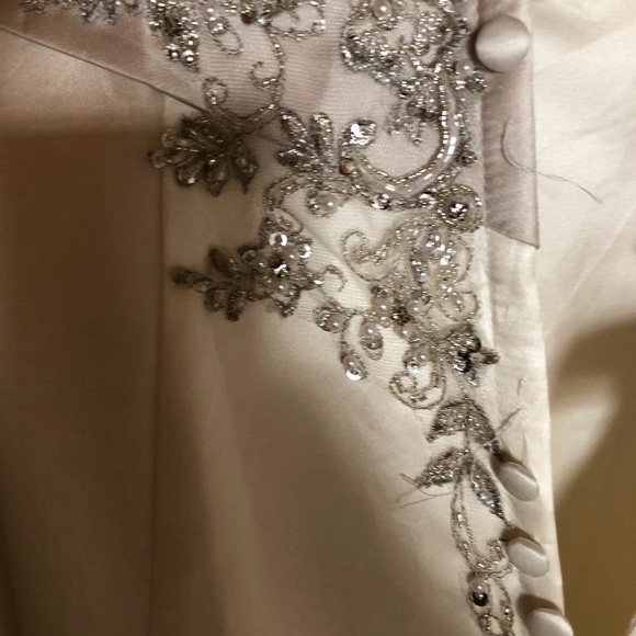 Casablanca 1994 Wedding Dress - pre-owned - Picture 6 of 17